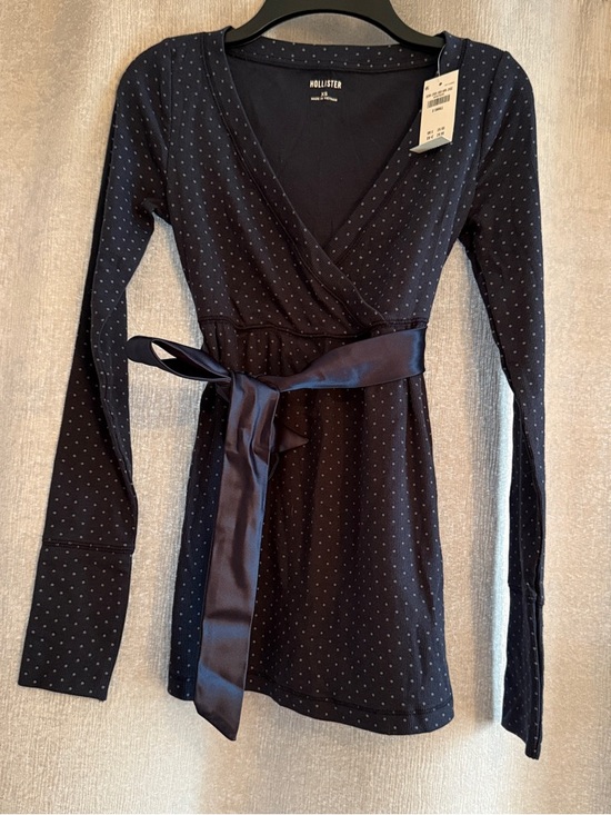 Hollister Tops - Hollister Y2K Long Sleeve Babydoll Navy Polka Dot Top